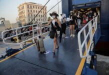 ΚΟΡΟΝΑΪΟΣ: Όσοι επειστρέφουν από διακοπές να μπαίνουν σε καραντίνα (ΒΙΝΤΕΟ)