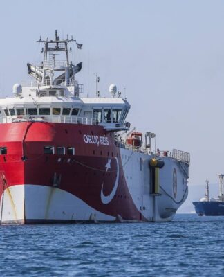 Ολονύχτιο θρίλερ με το Oruc Reis: Ο προκλητικός χάρτης και οι επόμενες κινήσεις