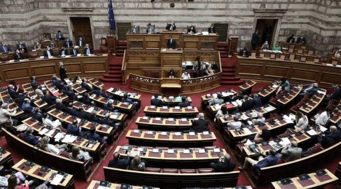 Προχωρά ακάθεκτη η Ελλάδα! Στη Βουλή οι συμφωνίες για ΑΟΖ με Αίγυπτο και Ιταλία