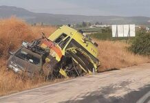 Χαλκιδική: «Διαλύθηκε» ασθενοφόρο του ΕΚΑΒ σε φοβερό τροχαίο