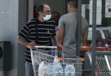 Συναγερμός σε σούπερ μάρκετ! Οκτώ κρούσματα σε γνωστή αλυσίδα