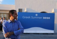 Θεοχάρης: Κανένας δικαιούχος εκτός του προγράμματος «Τουρισμός για όλους»