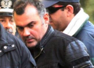 ΣΑΛΟΣ: Ο δολοφόνος του Αλέξη στις αγκάλες της Εκκλησίας