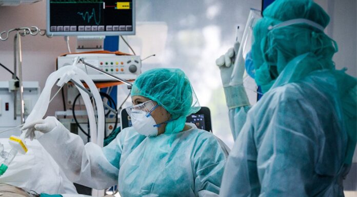 ΗΠΑ: Ξεπέρασαν τους 170.000 οι θάνατοι εξαιτίας της πανδημίας του κορωνοϊού