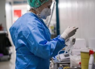 Συγκλονίζει ασθενής με κορωνοϊό: «Νιώθω να σπάνε όλα τα κόκαλα – Δεν μπορώ να ανασάνω»