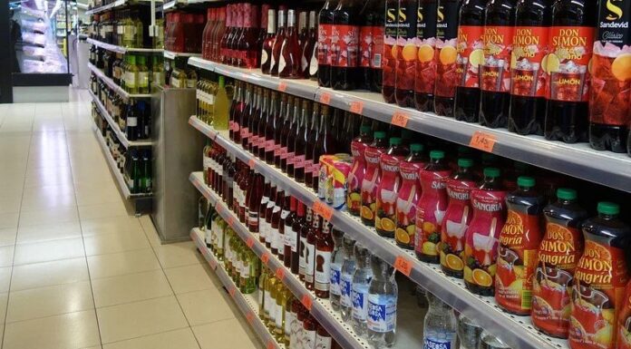 ΑΠΙΣΤΕΥΤΟ: Υπεριώδης ακτινοβολία απολυμαίνει τα καροτσάκια του σουπερμάρκετ