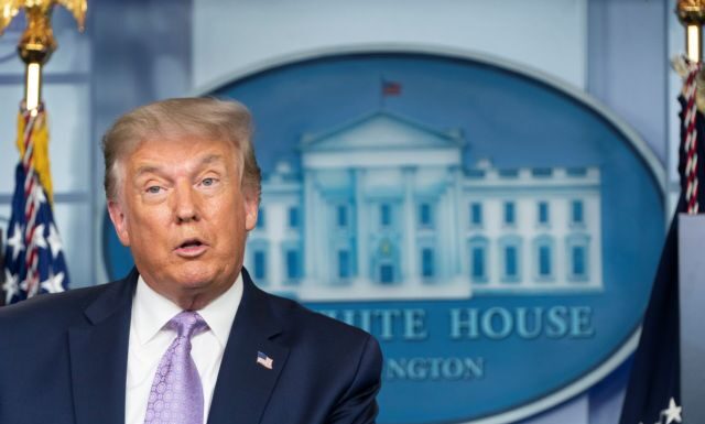 ΗΠΑ: Πυροβολισμοί έξω από τον Λευκό Οίκο – Ακινητοποιήθηκε άνδρας