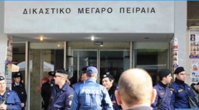 ΔΙΚΑΣΤΗΡΙΑ ΠΕΙΡΑΙΑ: Ισχυρές αστυνομικές δυνάμεις για την έφεση της απόπειρας δολοφονίας του ανήλικου στα Καμίνια