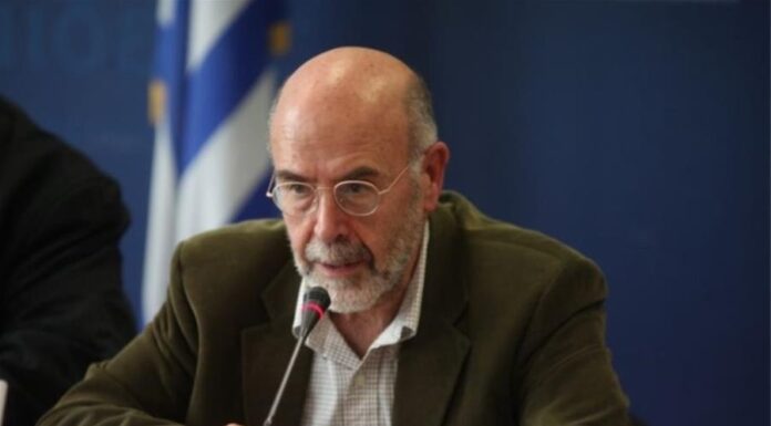 Λιάκος: «Γελοίο το μέτρο για 65άρηδες – Δεν θα πειθαρχήσουμε, εμπρός για νέα Πολυτεχνεία»