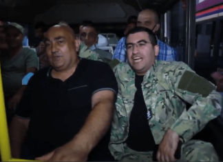Συγκλονιστικό βίντεο επιστράτευσης στην Αρμενία: «Πάμε για τα παιδιά μας, για τα εγγόνια και την πατρίδα!»