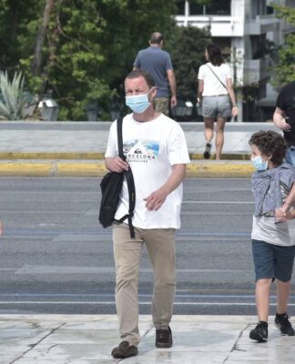 Κορονοϊός: Στο «κόκκινο» η Αττική – Πάνω από τα μισά κρούσματα στο λεκανοπέδιο