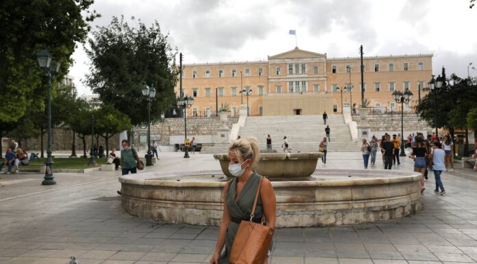 Κορονοϊός: «Πνίγεται» στα κρούσματα η Αθήνα – Τα 164 από τα 339 νέα είναι στην πρωτεύουσα