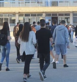 ΣΟΚ: Μαθητής ανέβηκε σε στέγη και έπεσε στο κενό