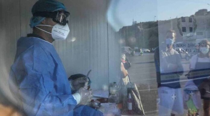ΣΥΓΚΛΟΝΙΣΤΙΚΟ: Δείτε τα χέρια νοσηλευτή μετά από 8 ώρες συνεχόμενων τεστ