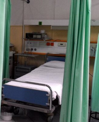 «Σωτηρία»: Συγκλονίζει νοσηλεύτρια: «Το σύστημα πιέζεται ασφυκτικά»