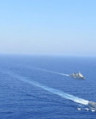 HANDELSBLATT: «Γιατί η Ελλάδα δεν πρέπει να εμπλακεί σε πόλεμο μαζί της»