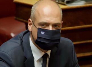 Χριστόφορος Μπουτσικάκης: «Fake news η παρουσία μου στην παρέλαση της Αίγινας χωρίς μάσκα»