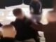 ΒΙΝΤΕΟ ΣΟΚ: Ανήλικοι χτυπούν ανελέητα συνομίληκό τους στο Σύνταγμα για να του κλέψουν το κινητό