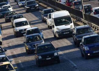Τέλη κυκλοφορίας 2021: Αντίστροφη μέτρηση για τα «ραβασάκια» – Αναλυτικά τα ποσά ανά κατηγορία