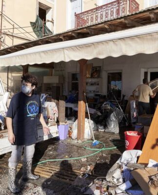 ΣΑΜΟΣ: Συγκλονίζει ο πατέρας του 17χρονου – Τα παιδιά έφυγαν ακαριαία πιασμένα χέρι – χέρι