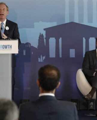 Μητσοτάκης: Η Microsoft επενδύει 1 δισ. ευρώ στην Ελλάδα – Ανοίγει data center στην Αττική