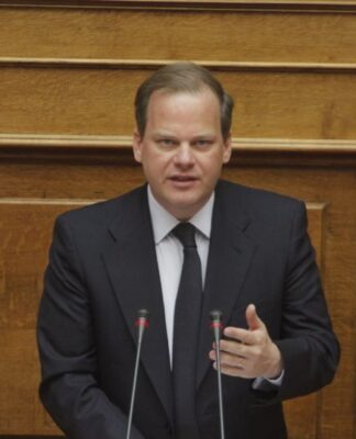 ΚΑΡΑΜΑΝΛΗΣ: Προχωρά ο διαγωνισμός για την αγορά 1.000 λεωφορείων