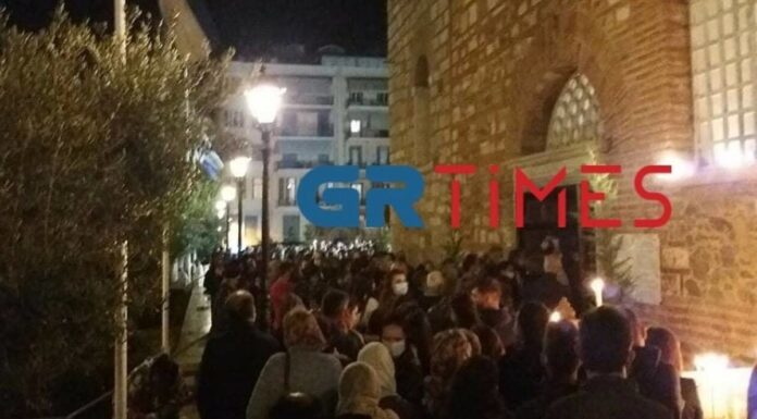 ΑΠΙΣΤΕΥΤΕΣ ΕΙΚΟΝΕΣ: Ουρές κόσμου για προσκύνημα έξω από τον ναό του Αγίου Δημητρίου στη Θεσσαλονίκη