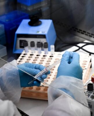 Εμβόλιο AstraZeneca: Αποτελεσματικότητα 90% στους κάτω των 55 ετών