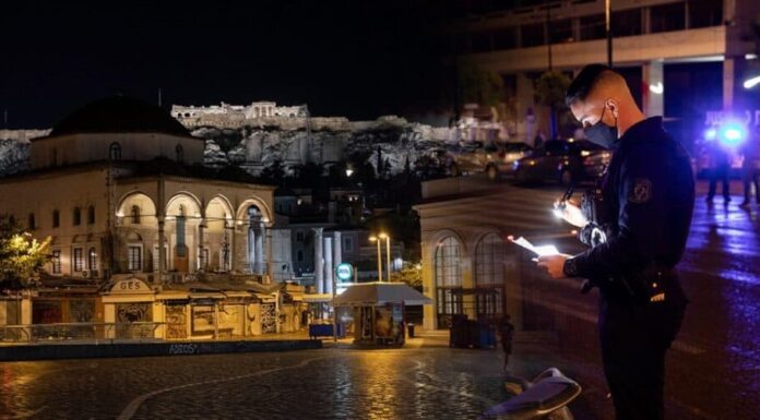 LOCKDOWN: «Κόκκινη» η Αττική, κλειστά τα Λύκεια – Ολοταχώς για click away στα καταστήματα