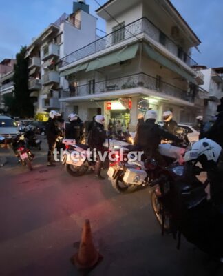 ΘΕΣΣΑΛΟΝΙΚΗ: Νεαροί χτύπησαν αστυνομικούς που πήγαν να τους ελέγξουν