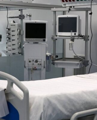Κορονοϊός: «Ασφυξία» στις ΜΕΘ των νοσοκομείων της Αττικής – Πόσες από τις 201 είναι κενές