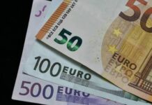 Δώρο Χριστουγέννων 2020: Πότε πληρώνεται – Ποιοι θα το πάρουν νωρίτερα – Υπολογίστε ΕΔΩ το ποσό