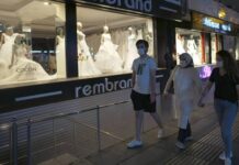 Κορονοϊός: Καμπανάκι ΠΟΥ: Οι χώρες που καταγράφουν πτώση στα κρούσματα να παραμείνουν σε επαγρύπνηση