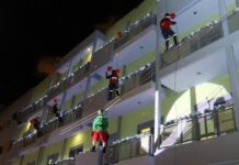 ΣΥΓΚΙΝΗΤΙΚΟ: Πυροσβέστες ντύθηκαν Αγιοβασίληδες και πήγαν δώρα στην Ογκολογική Μονάδα «Ελπίδα»