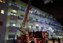 ΣΥΓΚΙΝΗΣΗ: Πυροσβέστες μεταμφιεσμένοι σε Άγιους Βασίληδες και καλικάντζαρους μοίρασαν χαμόγελα στα παιδιά της «ΕΛΠΙΔΑΣ» (ΦΩΤΟ & ΒΙΝΤΕΟ)