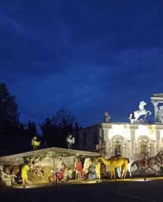 ΔΕΟΣ: Στη Θεσσαλονίκη η μεγαλύτερη φάτνη της Ευρώπης (ΦΩΤΟ + ΒΙΝΤΕΟ)
