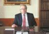 ΜΠΑΜΠΙΝΙΩΤΗΣ: Νέα ανάρτηση κατά της χρήσης των όρων click away και drive through