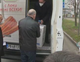 Σάλος στη Βουλγαρία: Μετέφεραν τα εμβόλια κορωνοϊού με φορτηγά για λουκάνικα