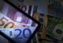 Φόροι: Δείτε αναλυτικά ποιοι πληρώνονται κανονικά και ποιοι όχι λόγω κορωνοϊού