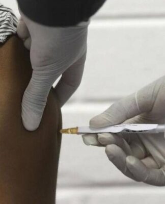 Εμβόλιο Οξφόρδης: Όλα τα νεότερα δεδομένα για την αποτελεσματικότητα και την ασφάλειά του