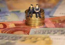 ΣΥΝΤΑΞΕΙΣ & ΑΝΑΔΡΟΜΙΚΑ: Αυξήσεις και ποιοι και πότε θα πάρουν έως και 2.800 ευρώ