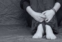 ΦΡΙΚΗ ΣΤΗ ΡΟΔΟ: Βιντεοσκοπούσε 18χρονο που βίαζε τον ανήλικο αδερφό του