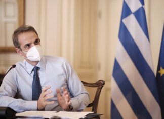 Κορονοϊός: «Πυρετός» συσκέψεων στο Μαξίμου – Σπριντ για την επιχείρηση εμβολιασμού από την κυβέρνηση