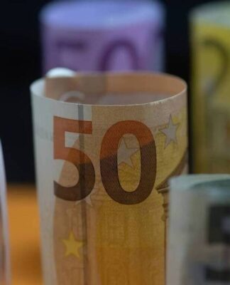 Έρχεται επίδομα για 80.000 δικηγόρους, μηχανικούς, οδοντίατρους, συμβολαιογράφους