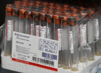 Κορονοϊός – ΗΠΑ: O FDA έδωσε άδεια κατεπείγουσας χρήσης και του εμβολίου της Moderna