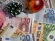 Καταβάλλονται σήμερα Δώρο Χριστουγέννων, επιδόματα και συντάξεις