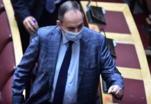 Πλακιωτάκης: Βγήκε από το νοσοκομείο ο υπουργός Εμπορικής Ναυτιλίας μετά τη νοσηλεία του για Covid