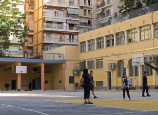 Άνοιγμα σχολείων: Σήμερα η πρώτη σύσκεψη των λοιμωξιολόγων – Τα σενάρια και οι ημερομηνίες