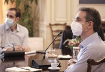 Μπαράζ συσκέψεων στο Μαξίμου – Οι αποφάσεις για την αγορά και το στοίχημα του εμβολίου