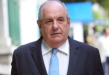 ΤΕΡΕΝΣ ΚΟΥΙΚ: «Δεν βρήκαν εμβόλιο για τον καρκίνο και βρήκαν για τον κορωνοϊό;»